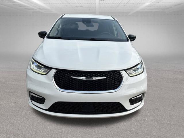 2024 Chrysler Pacifica - $23,999