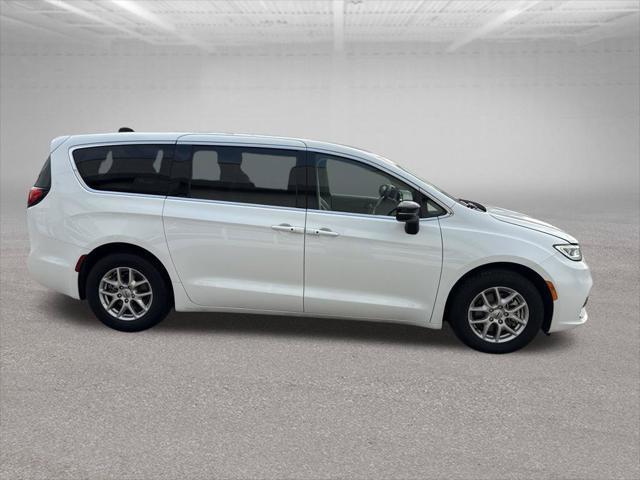 2024 Chrysler Pacifica - $23,999