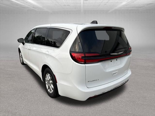 2024 Chrysler Pacifica - $23,999