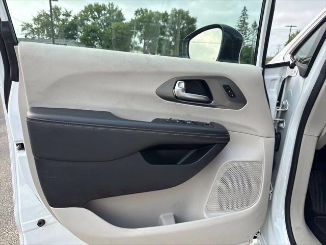 2024 Chrysler Pacifica - $23,999