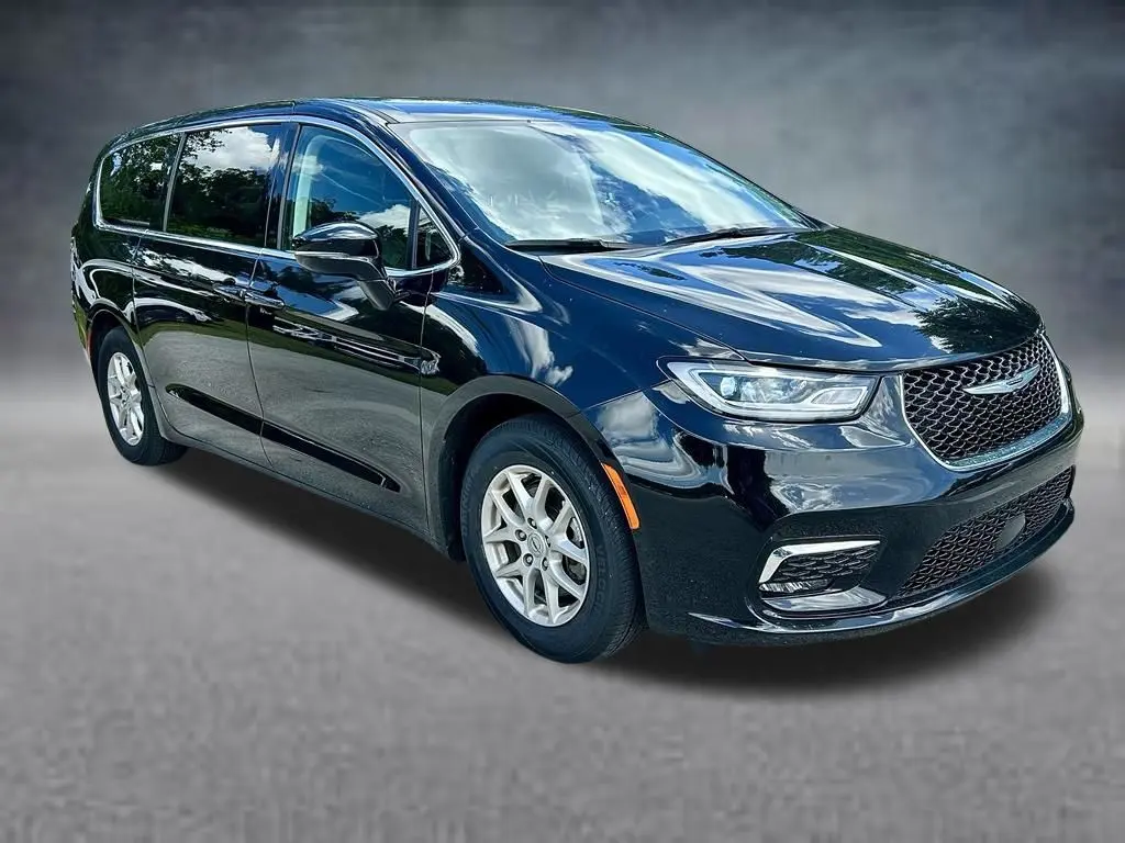 2024 Chrysler Pacifica - $22,391