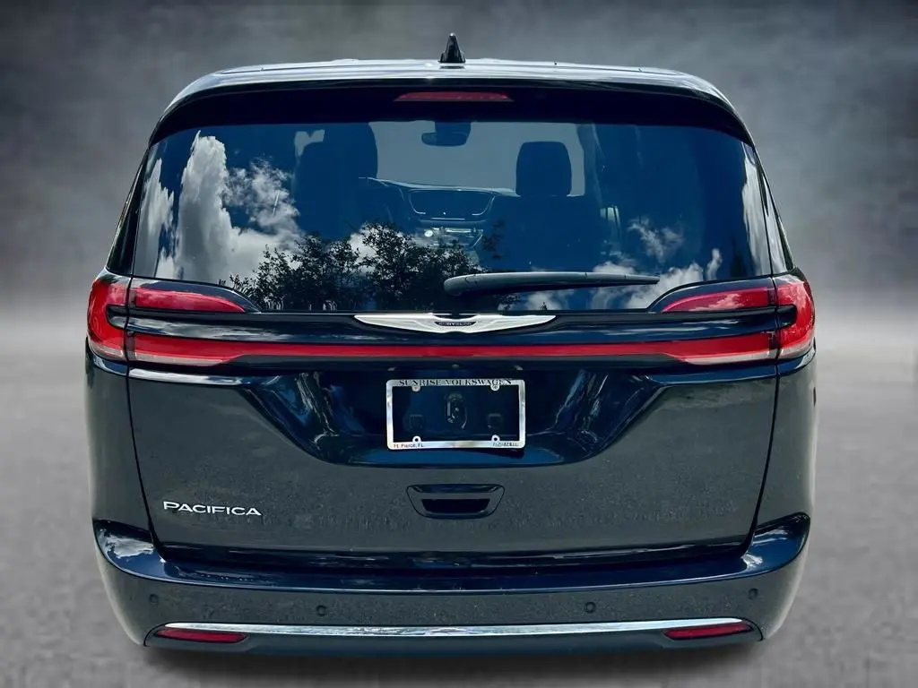 2024 Chrysler Pacifica - $22,391