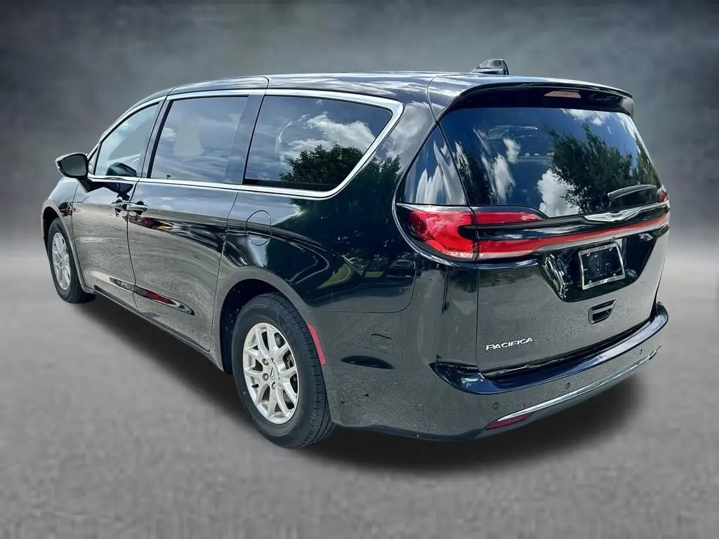 2024 Chrysler Pacifica - $22,391