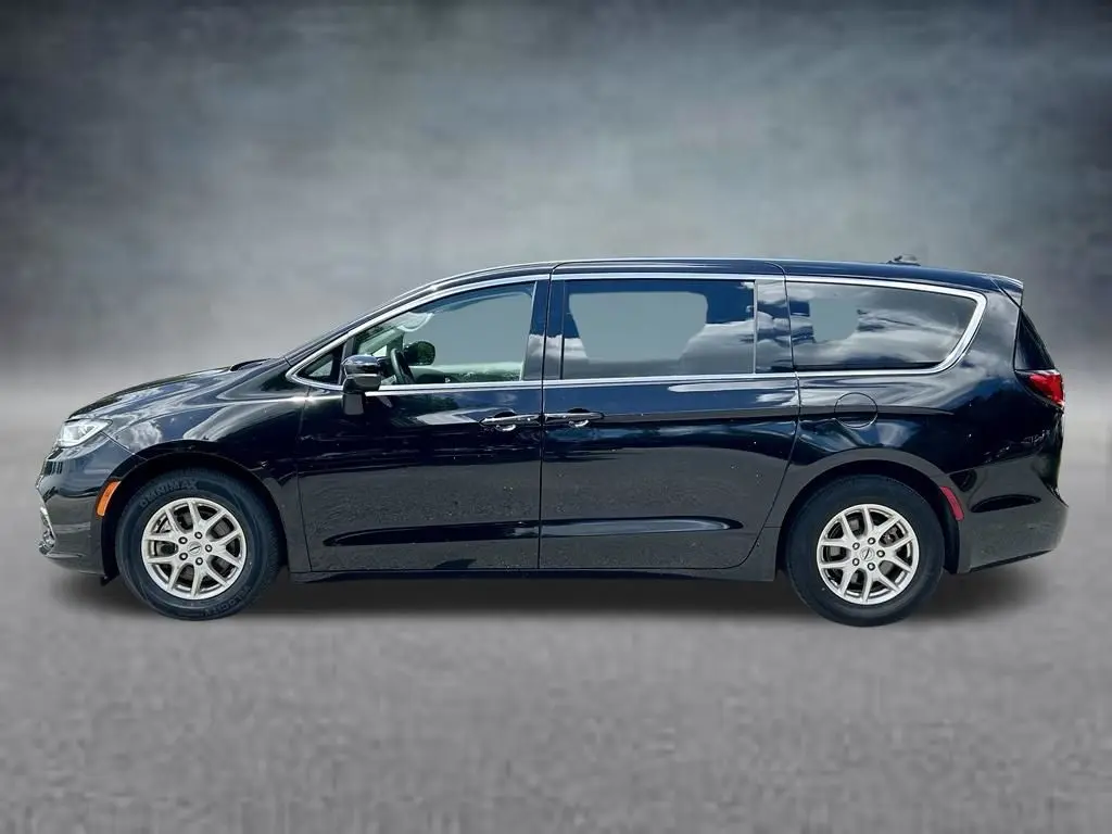 2024 Chrysler Pacifica - $22,391
