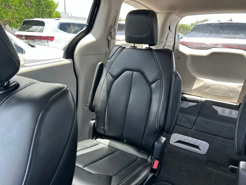 2024 Chrysler Pacifica - $22,391