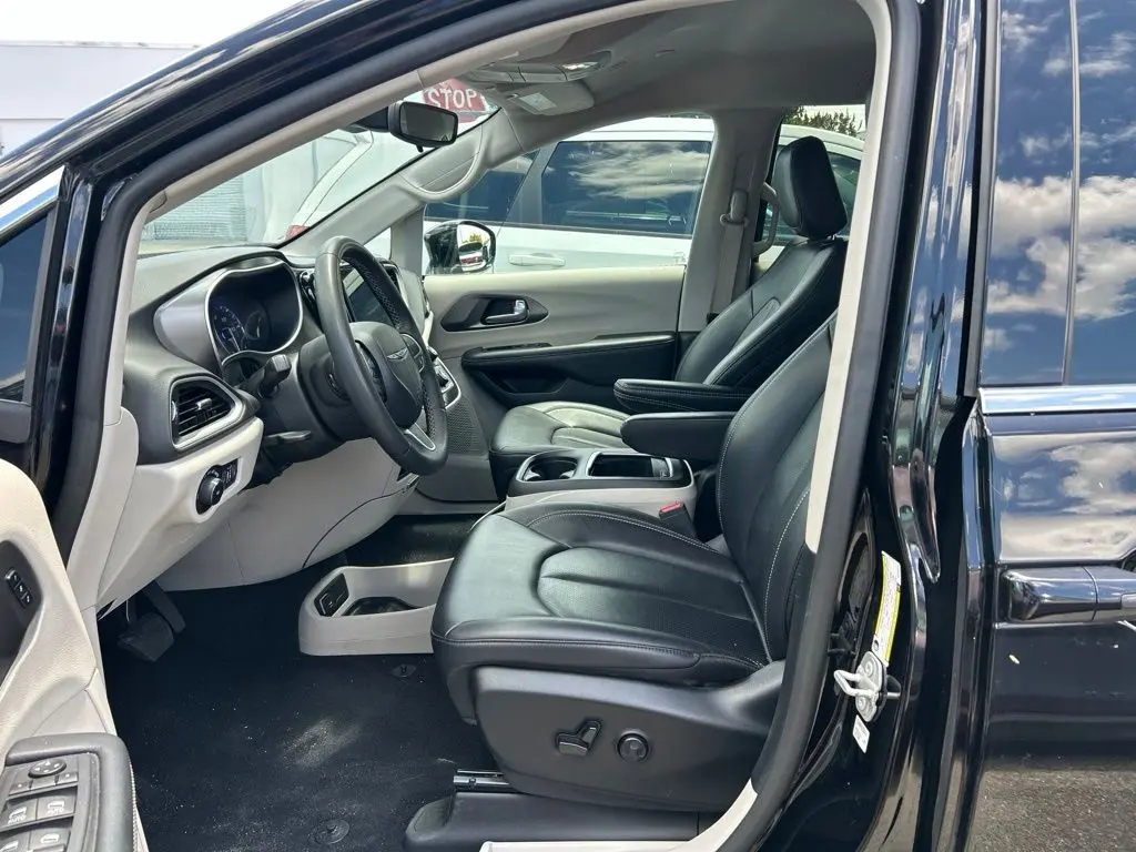 2024 Chrysler Pacifica - $22,391