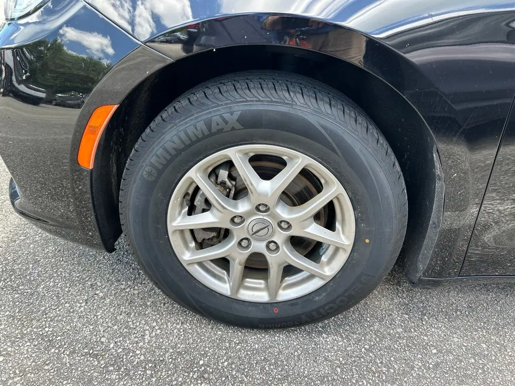 2024 Chrysler Pacifica - $22,391