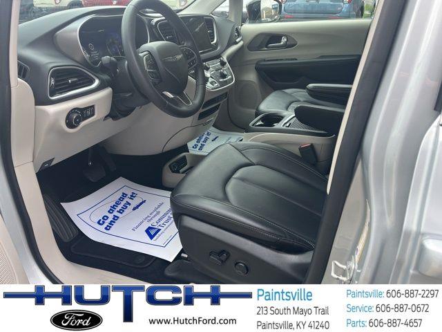 2024 Chrysler Pacifica - $27,998