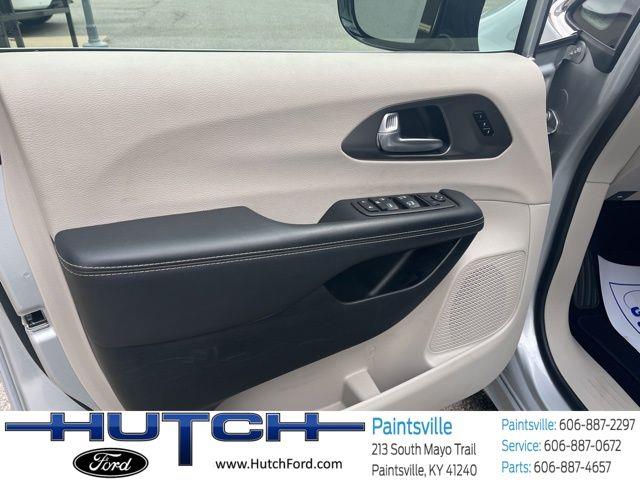 2024 Chrysler Pacifica - $27,998