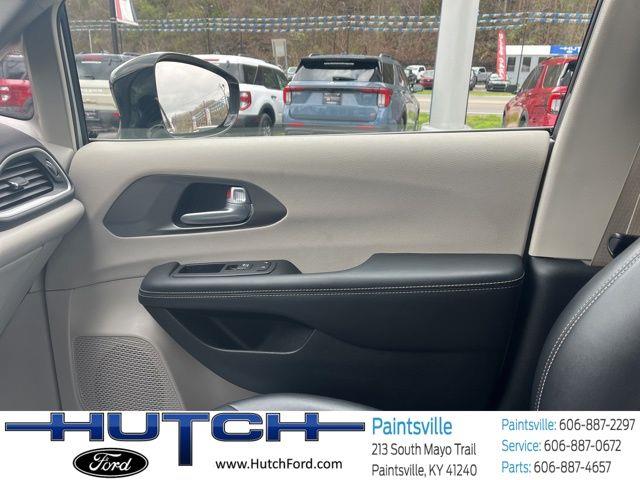 2024 Chrysler Pacifica - $27,998