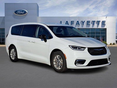 Photo of a 2024 Chrysler Pacifica Touring L 4DR Mini-Van for sale