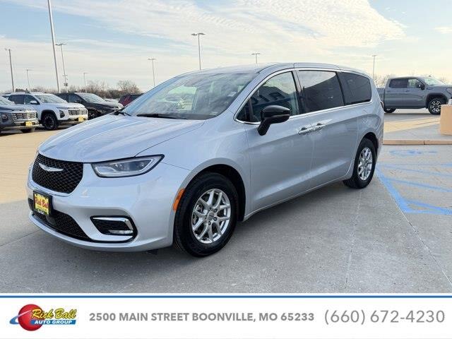 2024 Chrysler Pacifica - $26,997