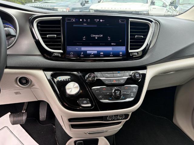 2024 Chrysler Pacifica - $22,957
