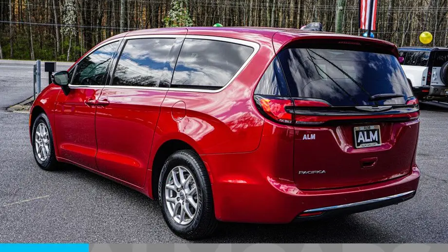 2024 Chrysler Pacifica Touring L