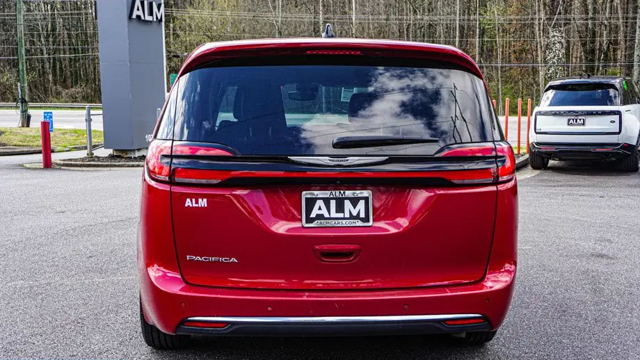 2024 Chrysler Pacifica Touring L