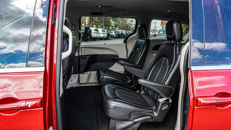 2024 Chrysler Pacifica Touring L