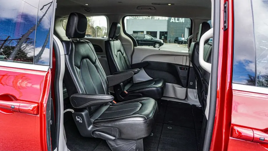 2024 Chrysler Pacifica Touring L