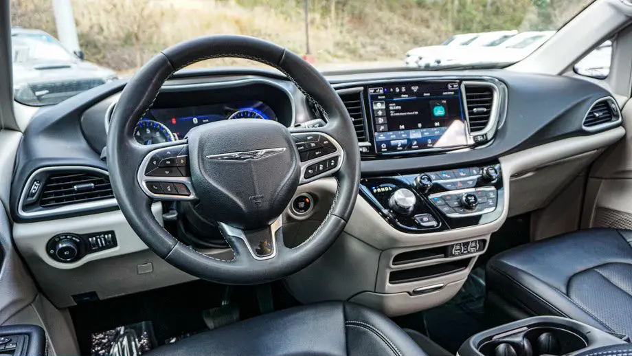 2024 Chrysler Pacifica Touring L