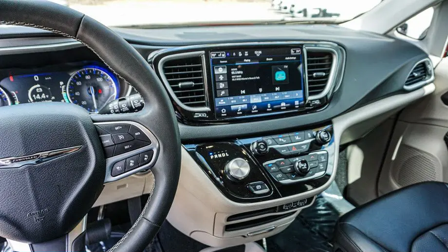 2024 Chrysler Pacifica Touring L