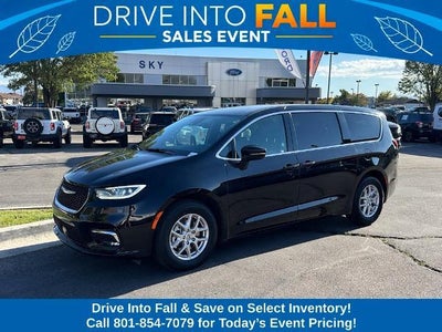 2025 Chrysler Pacifica Select 4DR Mini-Van