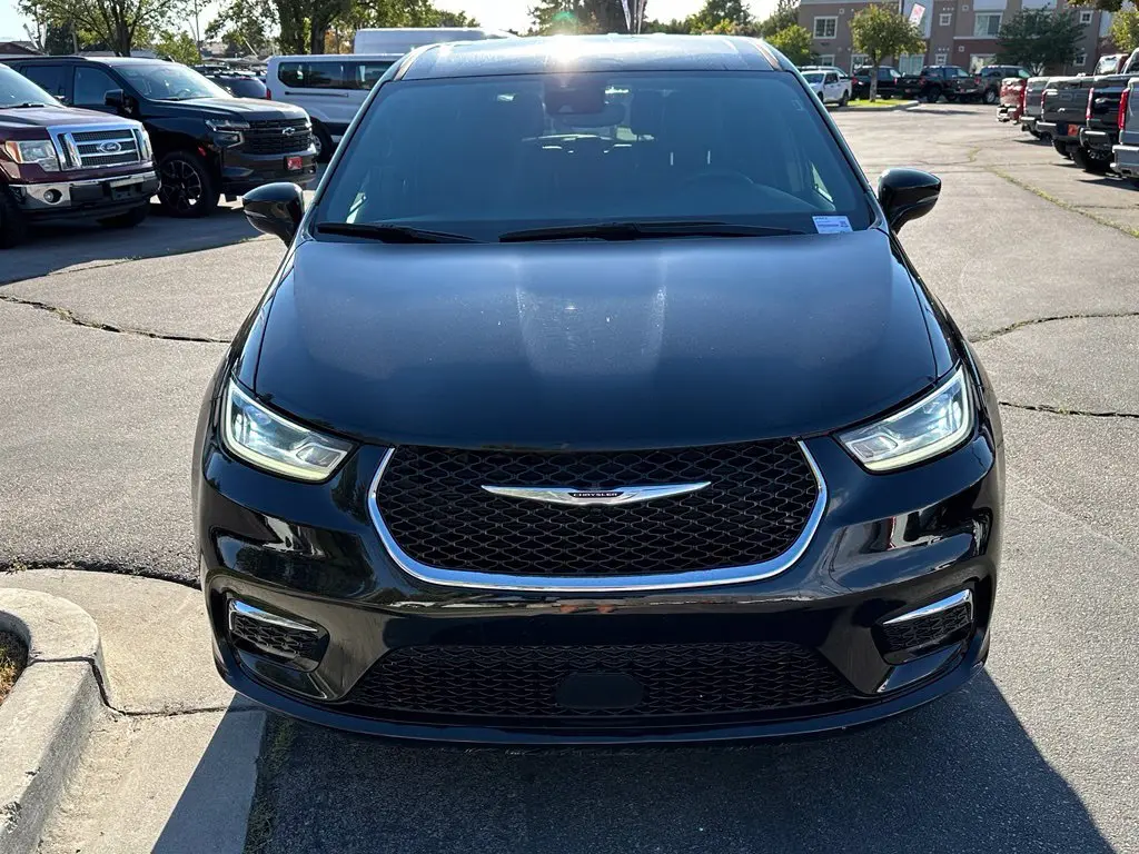 2025 Chrysler Pacifica - $24,250