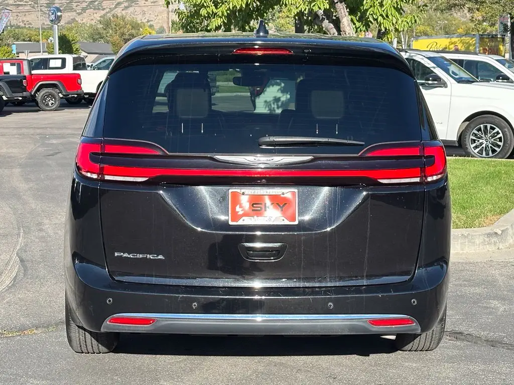 2025 Chrysler Pacifica - $24,250
