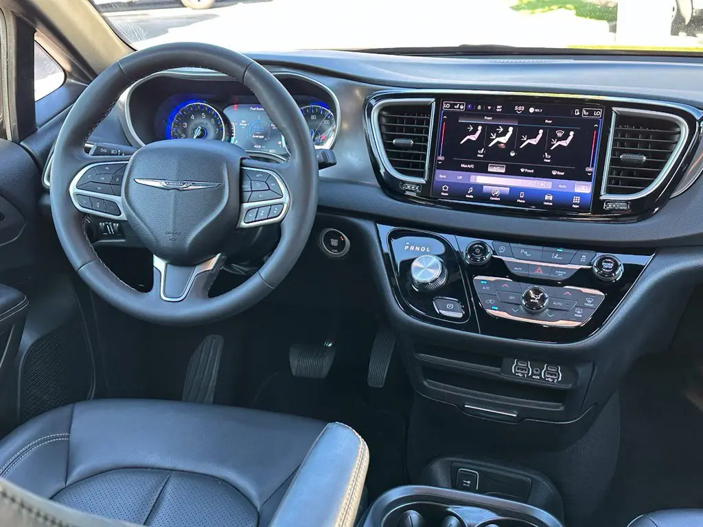 2025 Chrysler Pacifica - $24,250