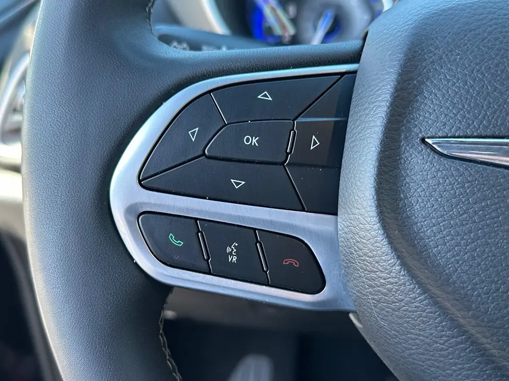 2025 Chrysler Pacifica - $24,250