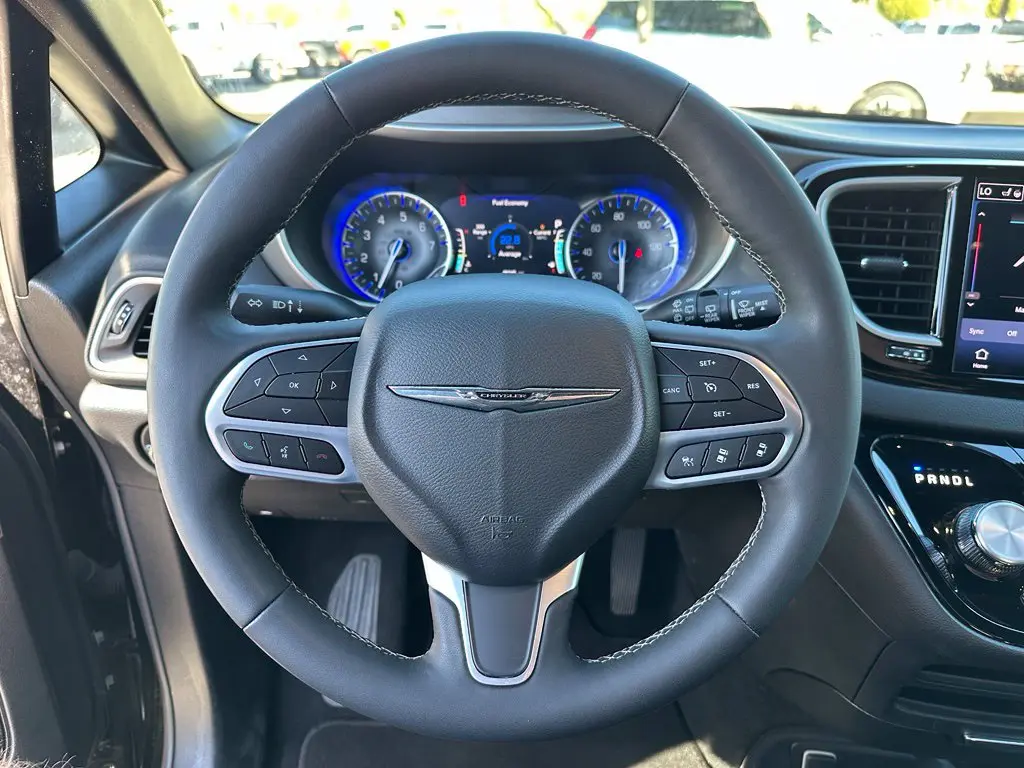 2025 Chrysler Pacifica - $24,250