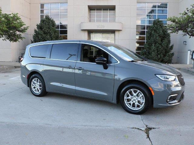 2025 Chrysler Pacifica