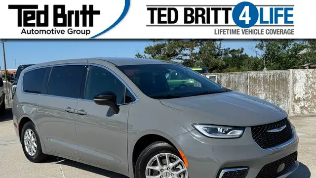 Preowned 2025 Chrysler Pacifica Select for Sale