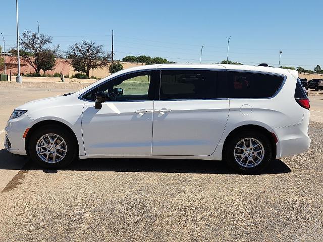 2025 Chrysler Pacifica - $29,990