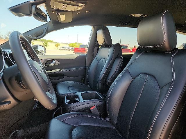 2025 Chrysler Pacifica - $29,990
