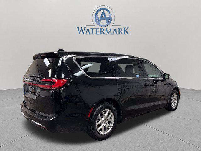 2025 Chrysler Pacifica - $27,237
