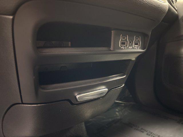 2025 Chrysler Pacifica - $27,237