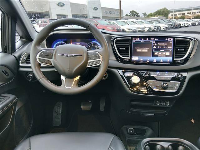 2025 Chrysler Pacifica - $23,720