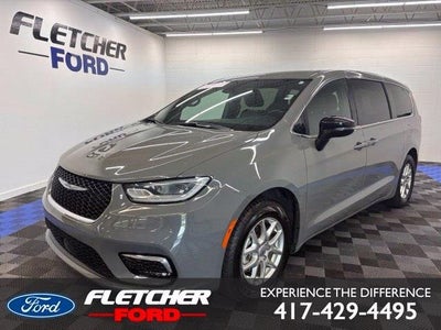 2025 Chrysler Pacifica Select 4DR Mini-Van