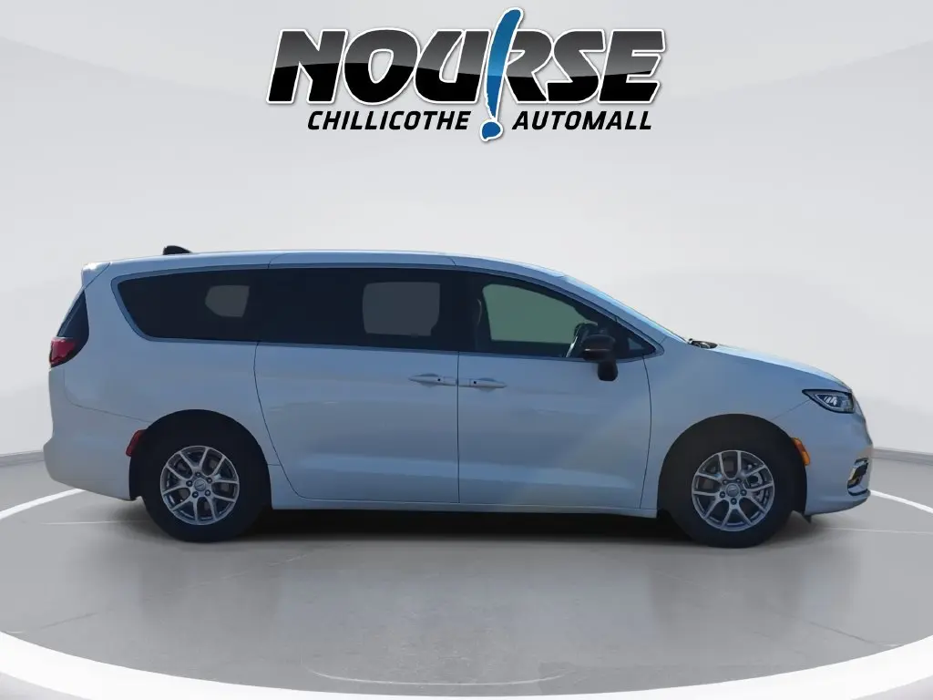 2025 Chrysler Pacifica - $22,329