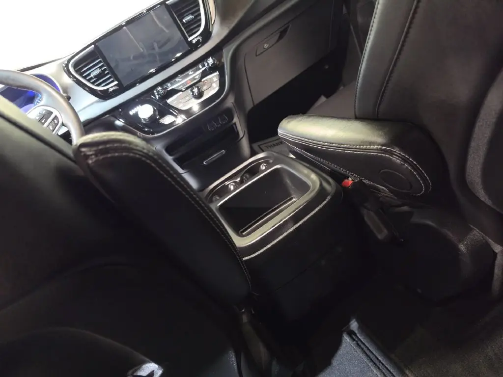 2025 Chrysler Pacifica - $22,329