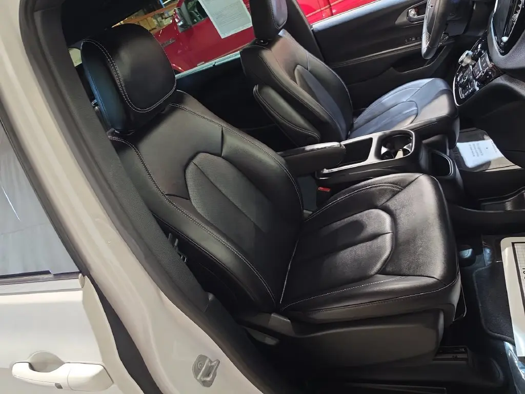2025 Chrysler Pacifica - $22,329