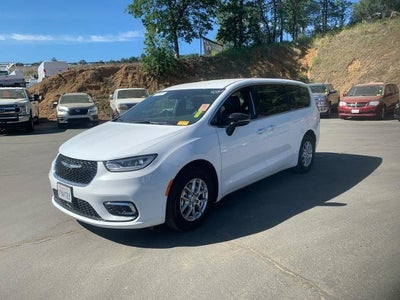 2025 Chrysler Pacifica Select 4DR Mini-Van