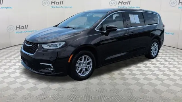 Preowned 2026 Chrysler Pacifica Select for Sale