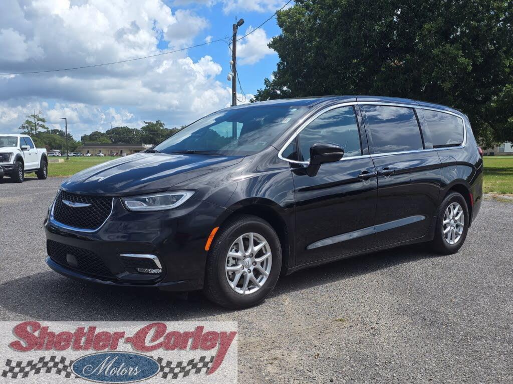 2026 Chrysler Pacifica - $28,900