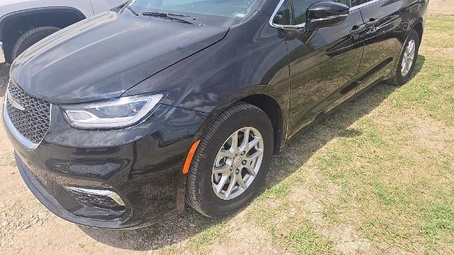 Preowned 2026 Chrysler Pacifica Select for Sale