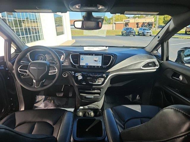 2026 Chrysler Pacifica - $30,090