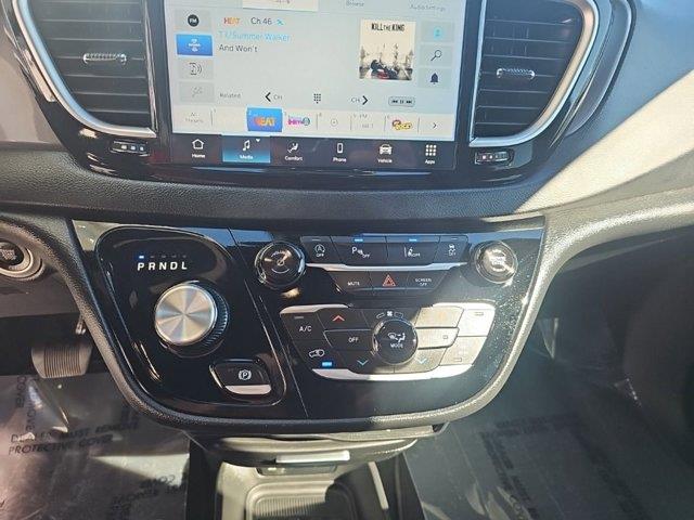2026 Chrysler Pacifica - $30,090