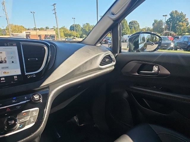 2026 Chrysler Pacifica - $30,090