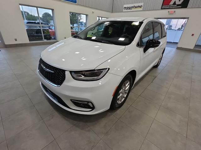 2026 Chrysler Pacifica - $27,874