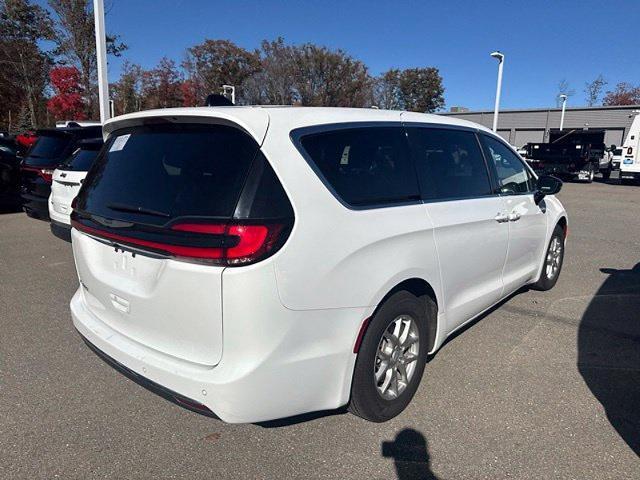 2026 Chrysler Pacifica - $28,994