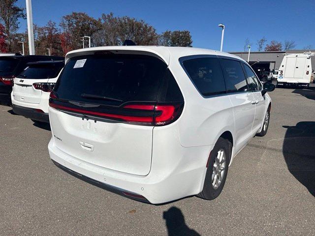 2026 Chrysler Pacifica - $28,994